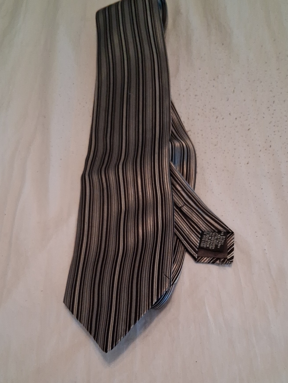 Vintage Geoferey Beene Men's Black and Gray Striped Dress Tie. 100 Silk